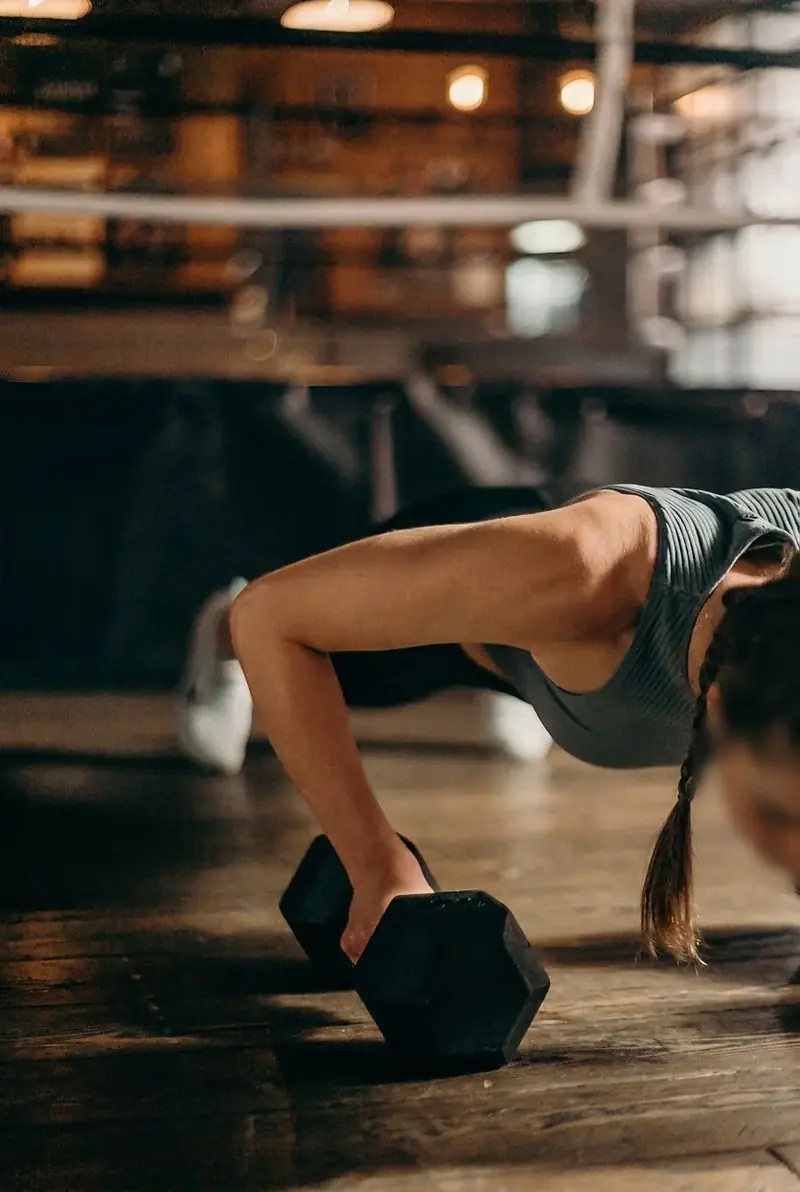 Desenvolvimento muscular: treino, EMS e expectativas realistas