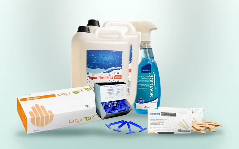 Pack Início Seguro Laser depilação: água destilada, espátulas de madeira, giletes, luvas látex, spray desinfectante